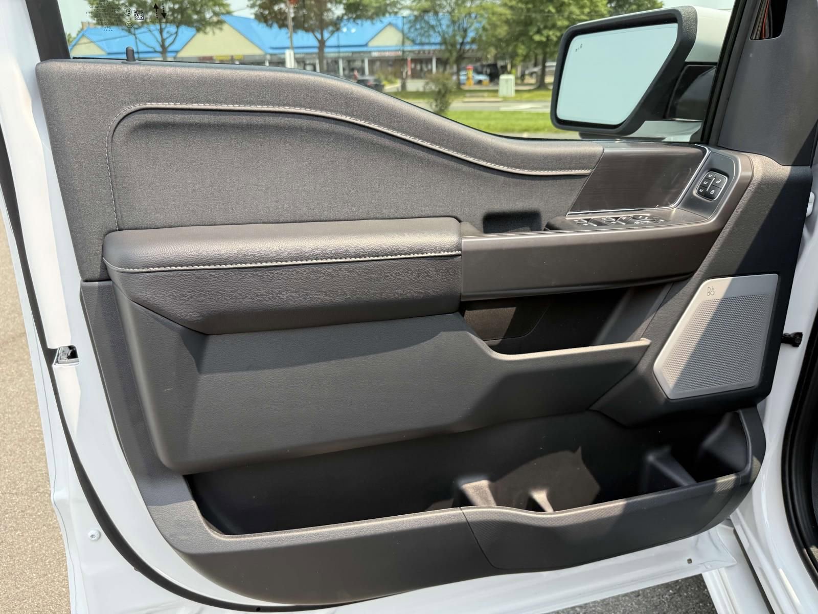 New 2025 Ford F150 Lariat w/ Equipment Group 502A High image 8