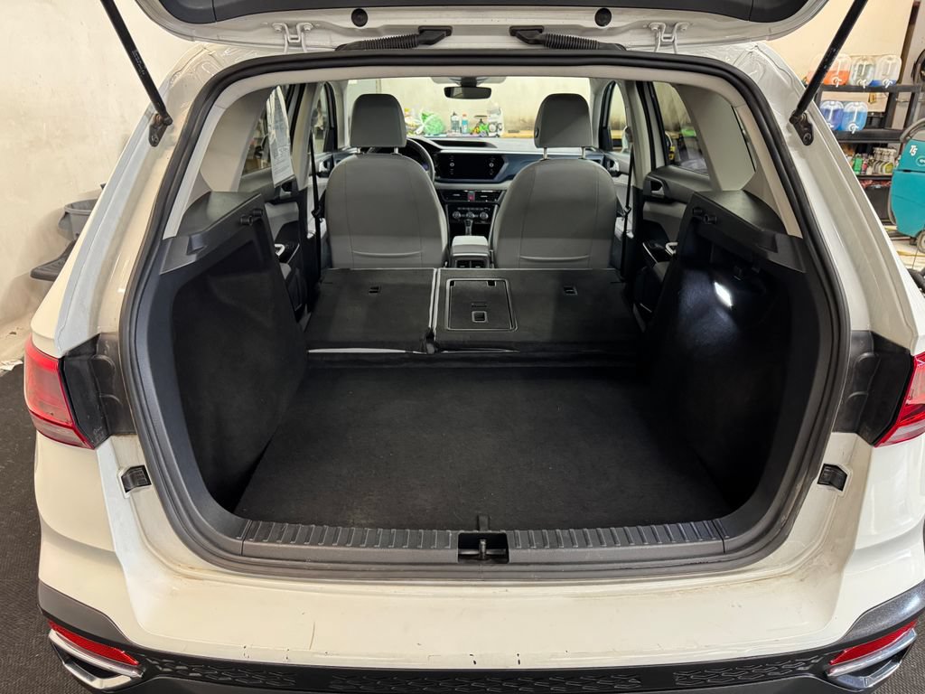 Used 2024 Volkswagen Taos SE AWD/4WD image 7