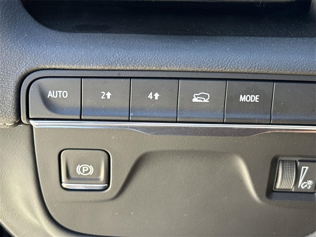 Used 2024 Cadillac Escalade ESV Premium Luxury image 17