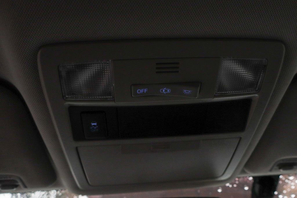 Used 2016 Toyota Tacoma SR image 25