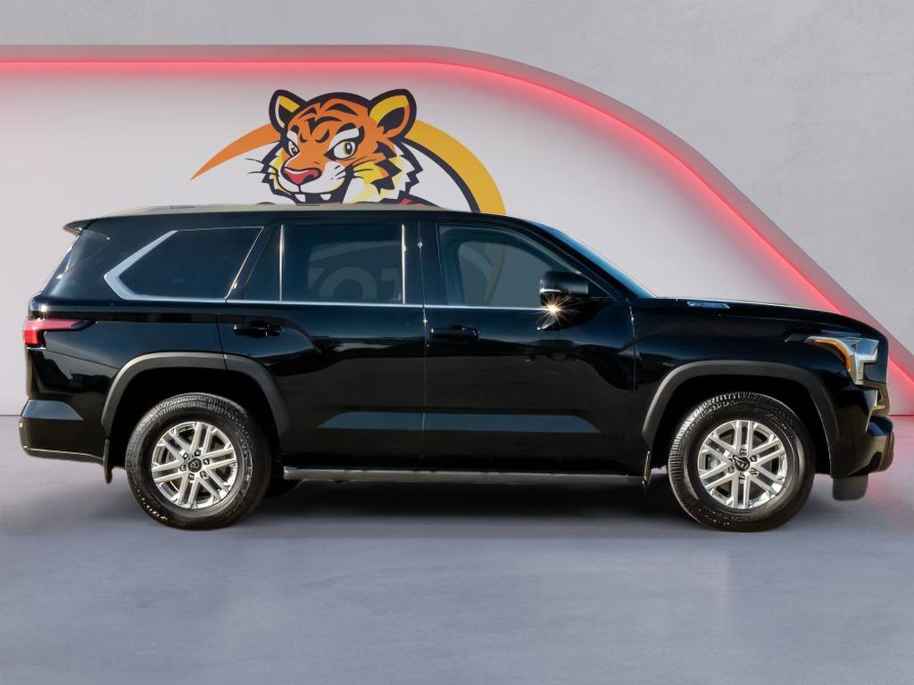 Used 2025 Toyota Sequoia SR5 AWD/4WD image 4