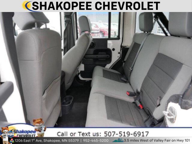 Used 2010 Jeep Wrangler Unlimited Rubicon image 9