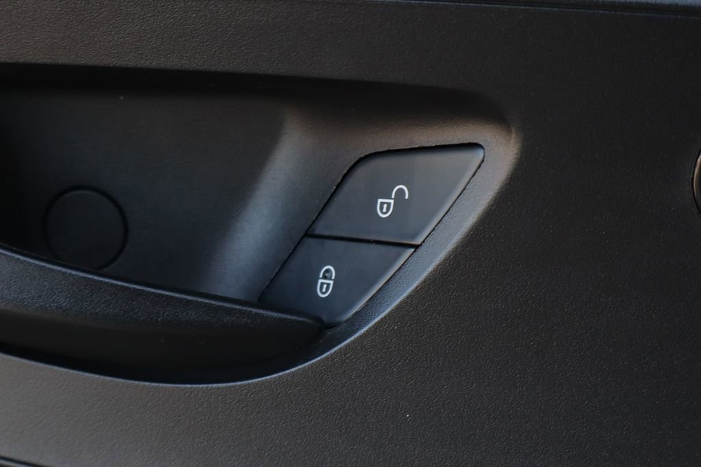 Used 2024 Mercedes-Benz Sprinter 2500 w/ Acoustic Package image 21