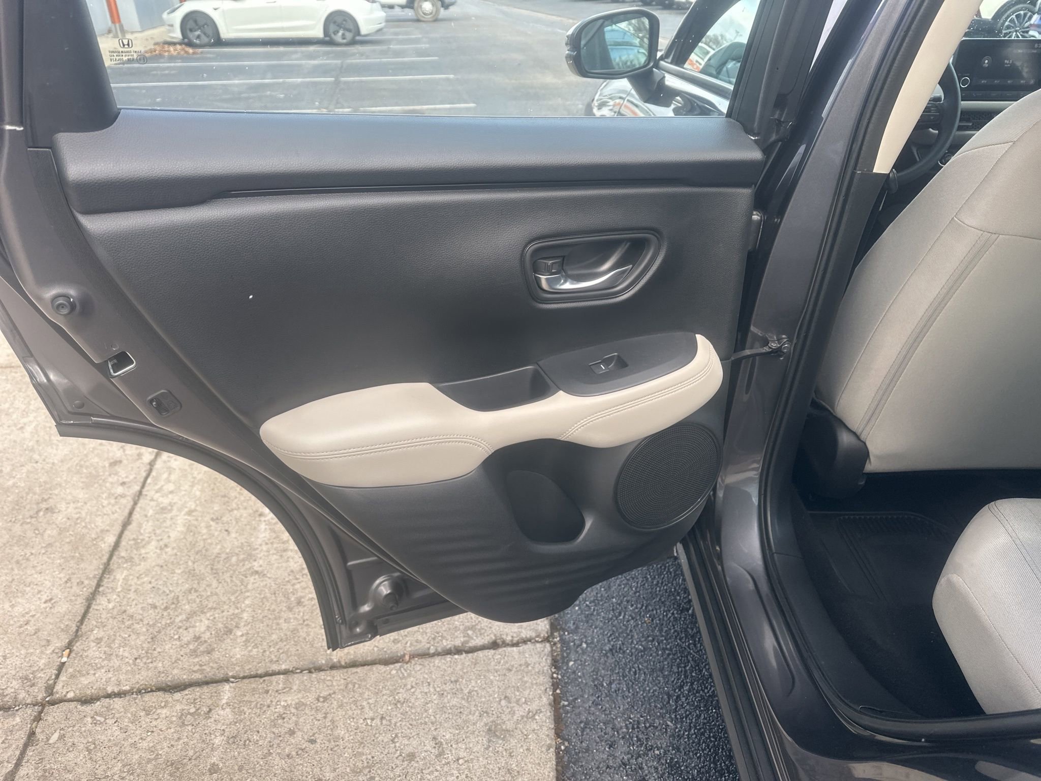 Used 2023 Honda HR-V LX image 16