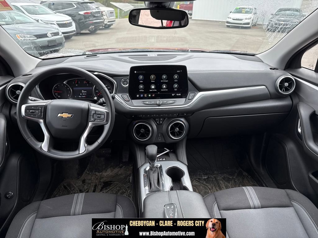 Used 2025 Chevrolet Blazer LT w/ Convenience Package AWD/4WD image 4