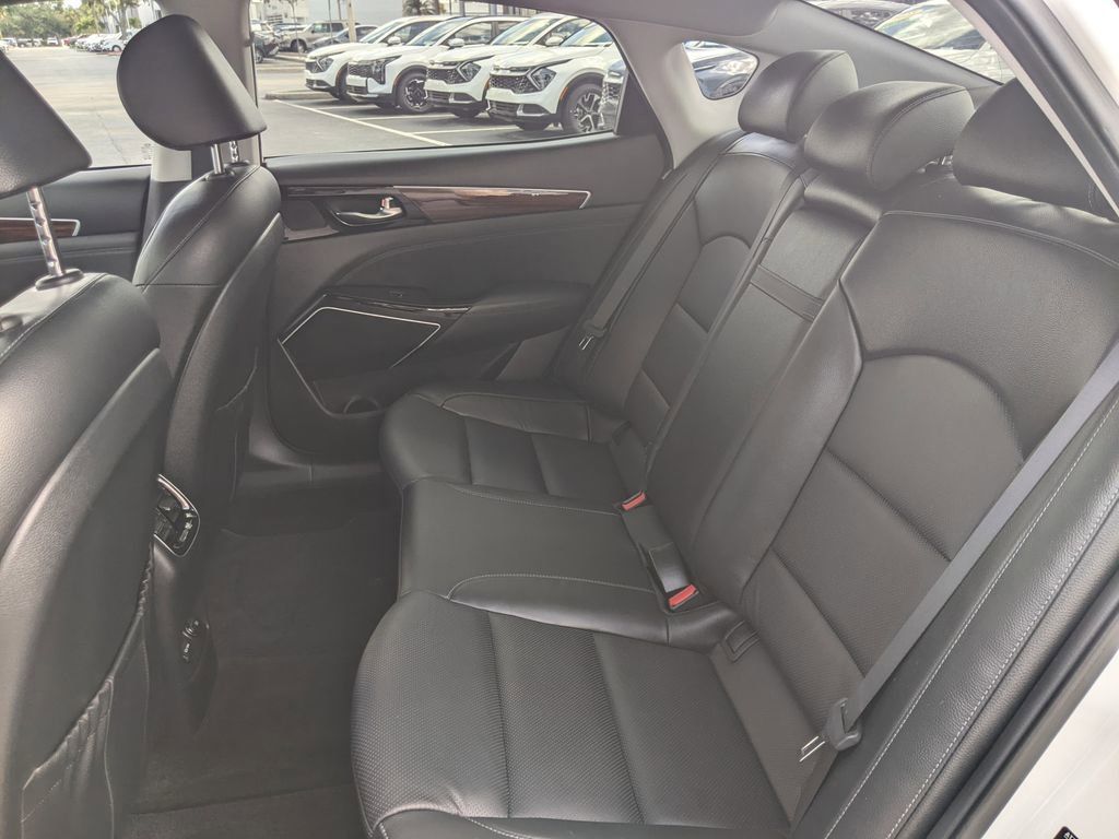 Used 2019 Kia Cadenza Technology image 13