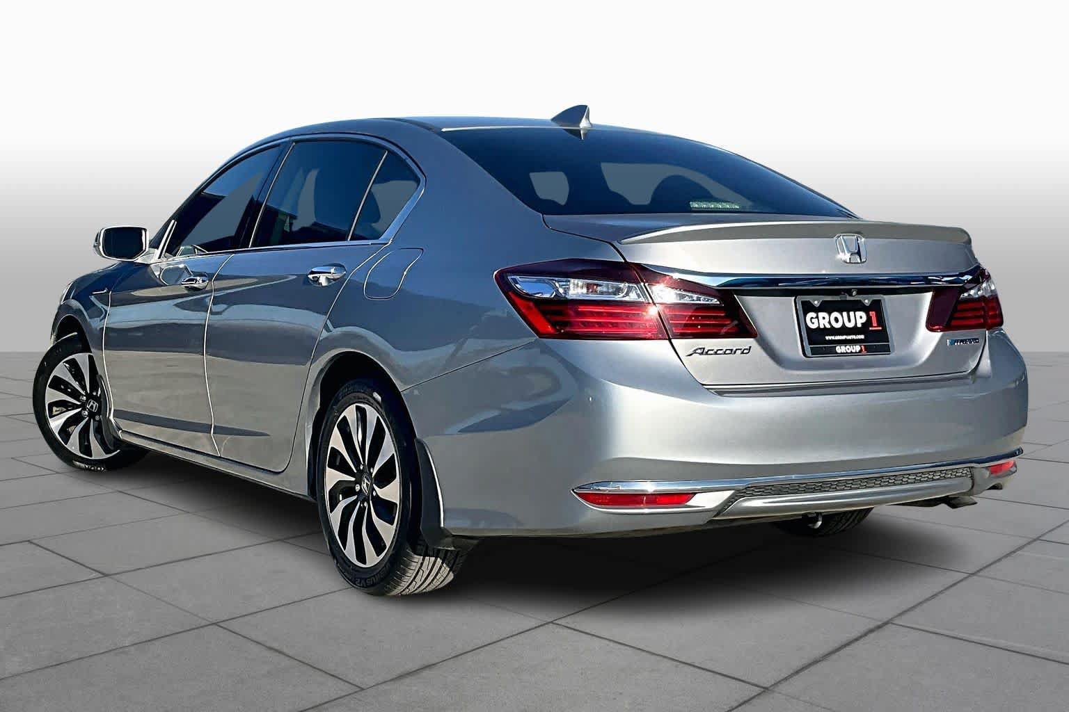 Used 2017 Honda Accord Hybrid Sedan image 12