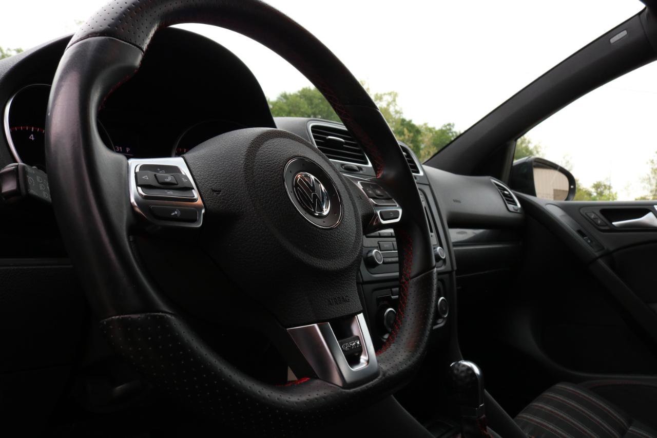 Used 2013 Volkswagen Golf 4-Door FWD image 30