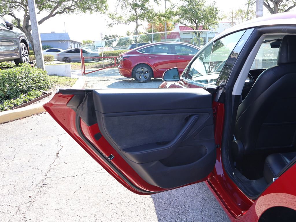 Used 2018 Tesla Model 3 Long Range RWD image 25