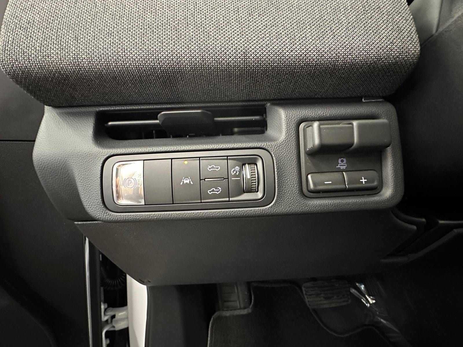 New 2026 GMC Sierra EV Elevation AWD/4WD image 21
