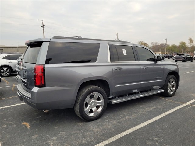 Used 2019 Chevrolet Suburban LT w/ LT Signature Package image 3