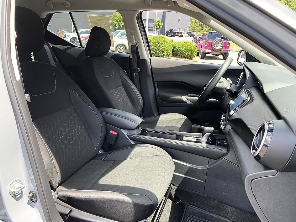 Certified 2024 Nissan Kicks SV w/ Exterior Package FWD image 17