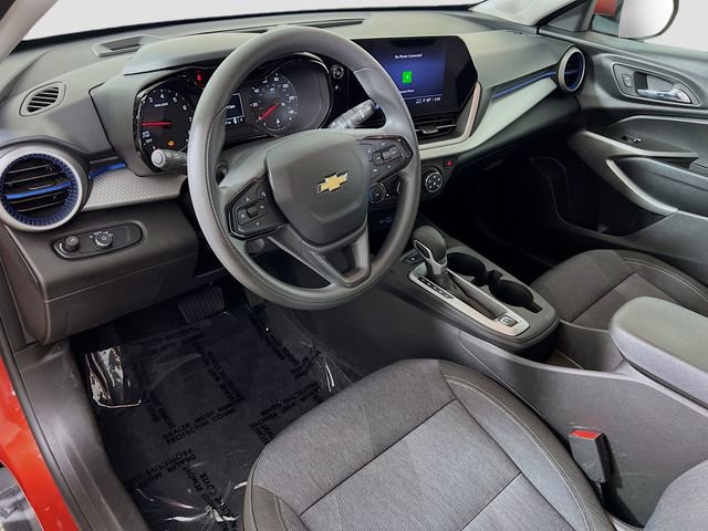 Used 2024 Chevrolet Trax LS w/ LS Convenience Package FWD image 18