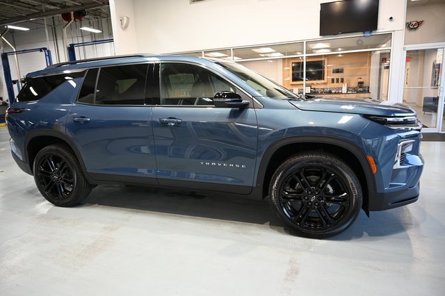 New 2026 Chevrolet Traverse LT w/ LPO, Floor Liner Package image 4