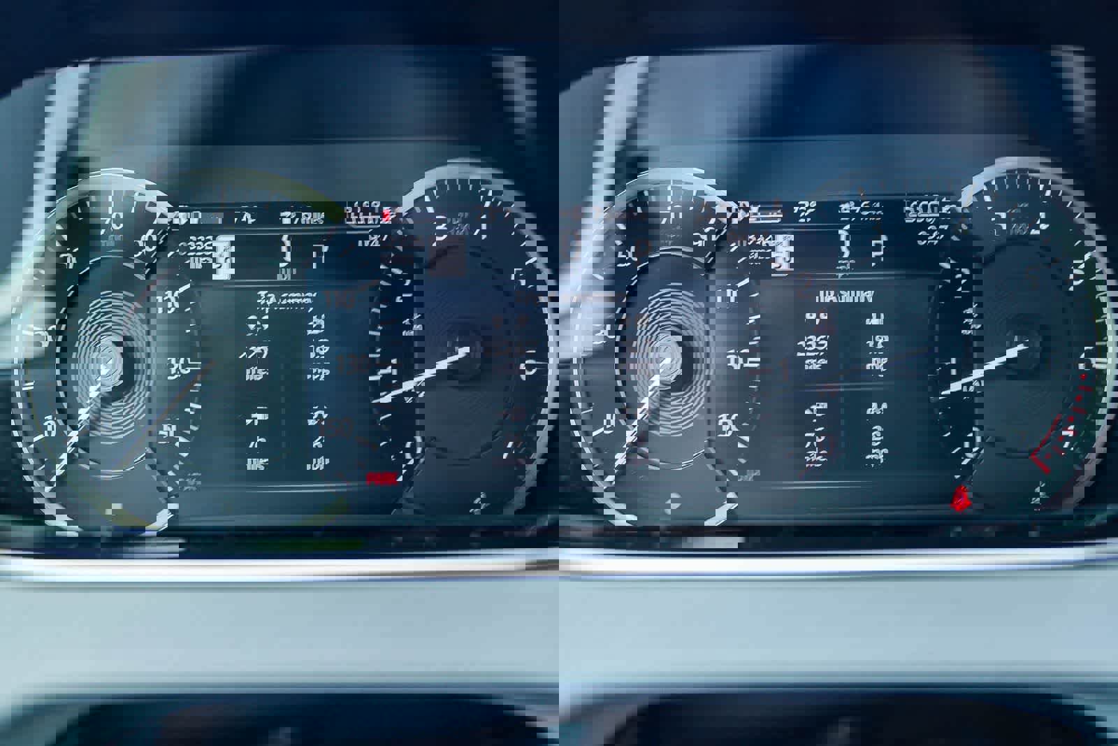 Used 2022 Land Rover Range Rover Evoque R-Dynamic SE image 25