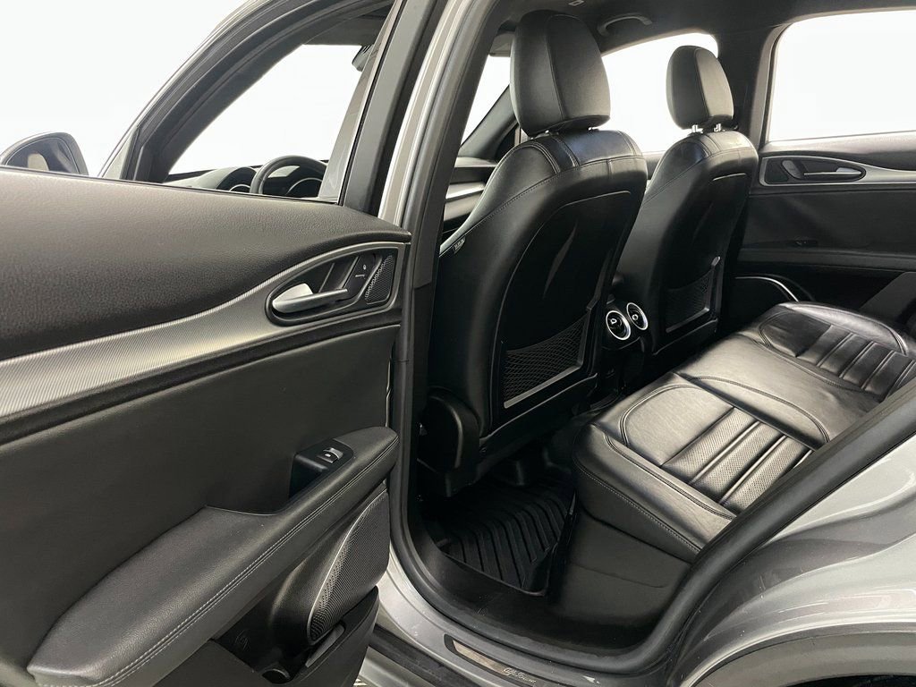 Used 2018 Alfa Romeo Stelvio Ti Sport image 43