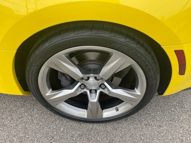 Used 2018 Chevrolet Camaro SS RWD image 26