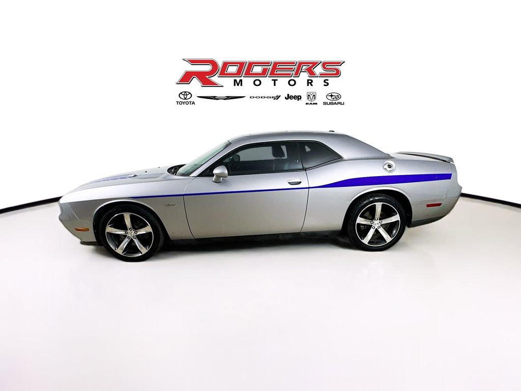 Used 2014 Dodge Challenger SXT RWD image 4