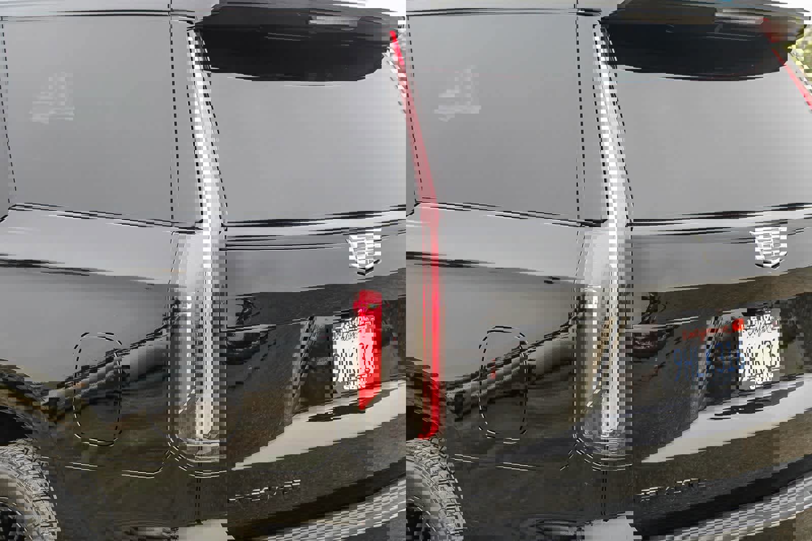 Used 2023 Cadillac Escalade ESV Sport Platinum w/ LPO, ONYX Package image 11