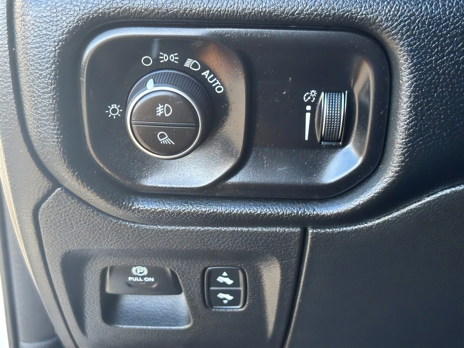 Used 2021 RAM 1500 Big Horn image 15