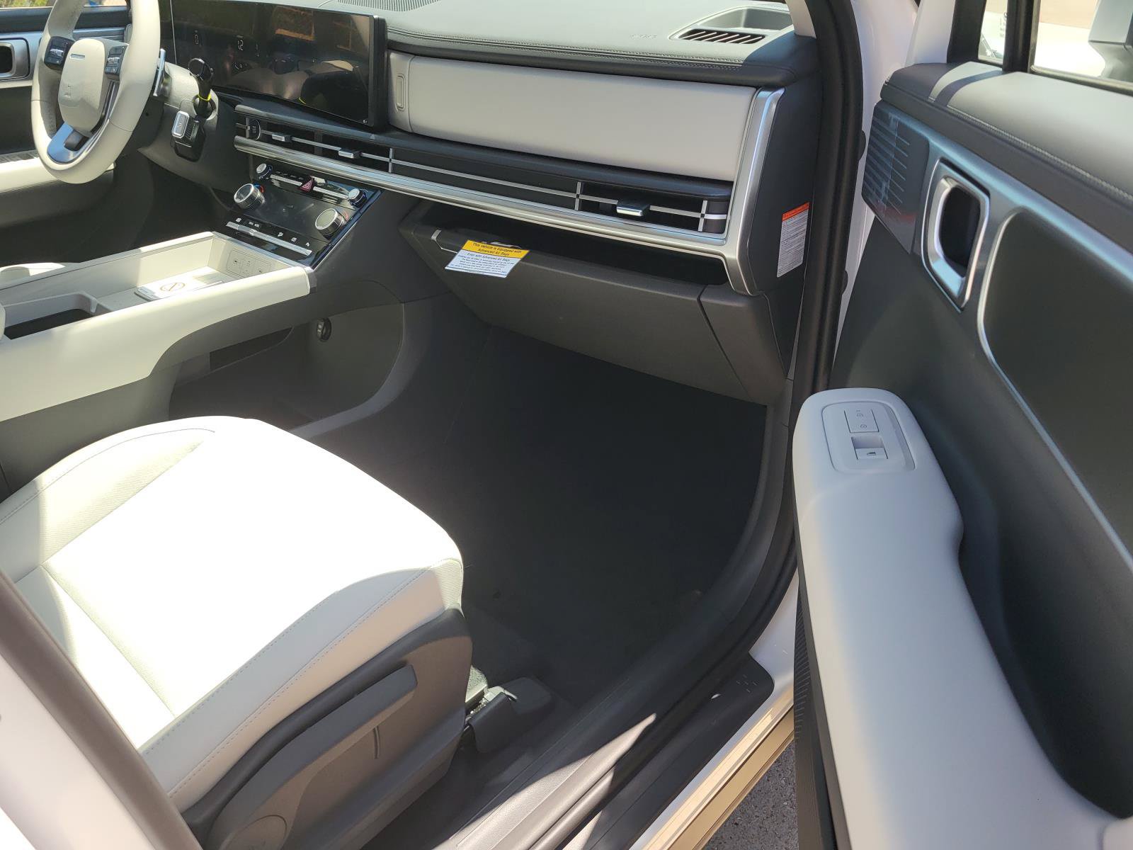 New 2027 Hyundai Santa Fe SE FWD image 8