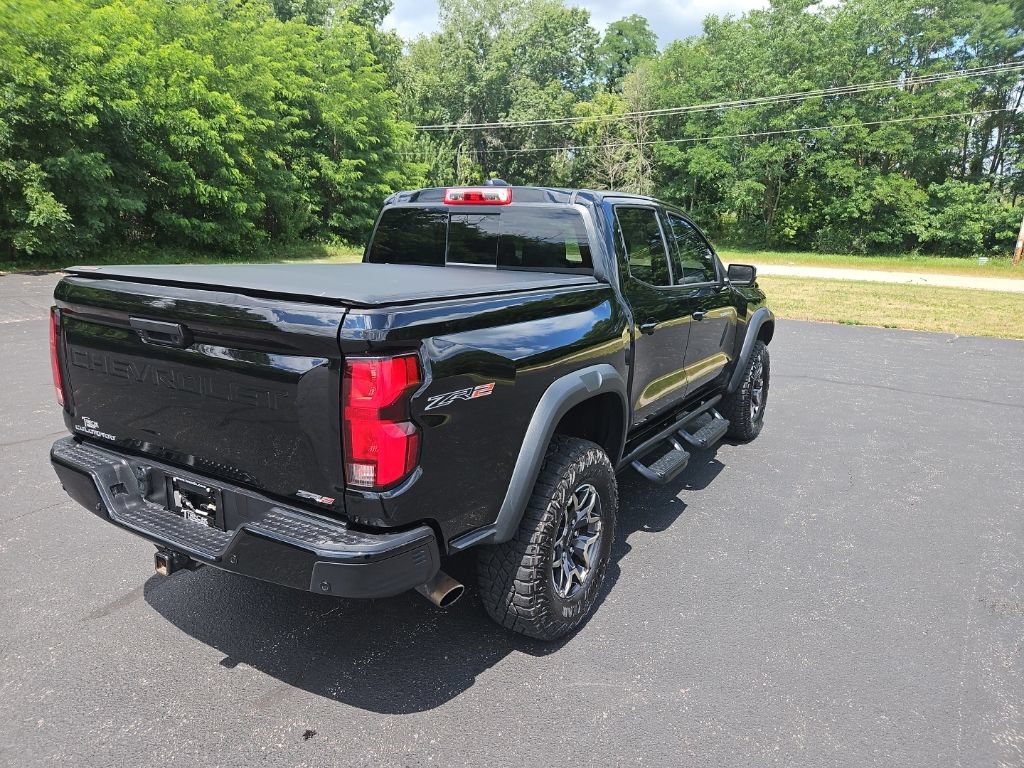 Used 2025 Chevrolet Colorado ZR2 w/ Technology Package AWD/4WD image 8