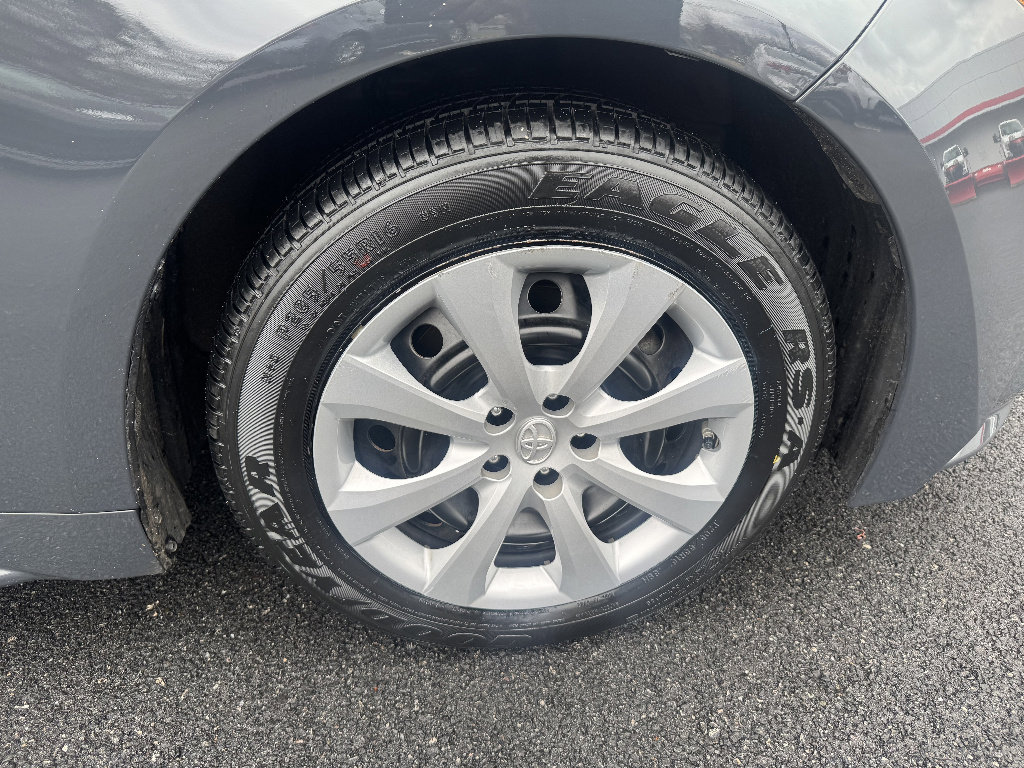 Used 2023 Toyota Corolla LE image 21