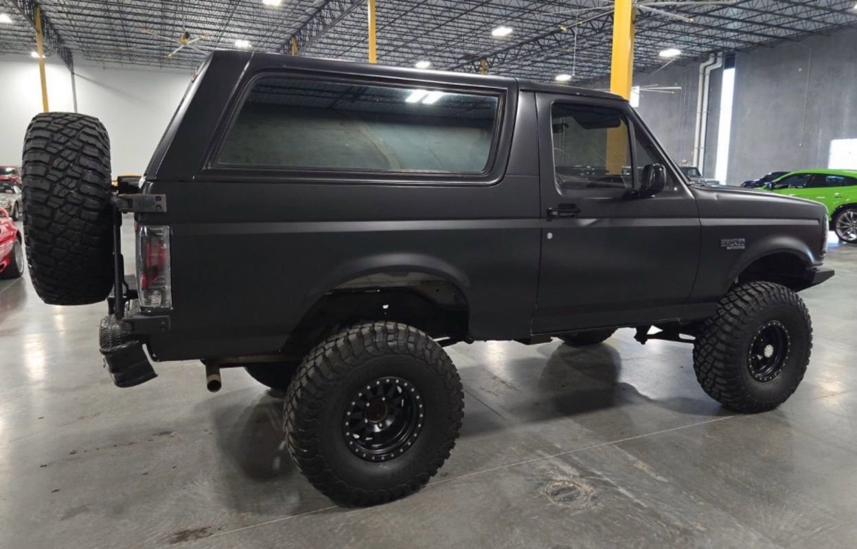 Used 1995 Ford Bronco Eddie Bauer image 3