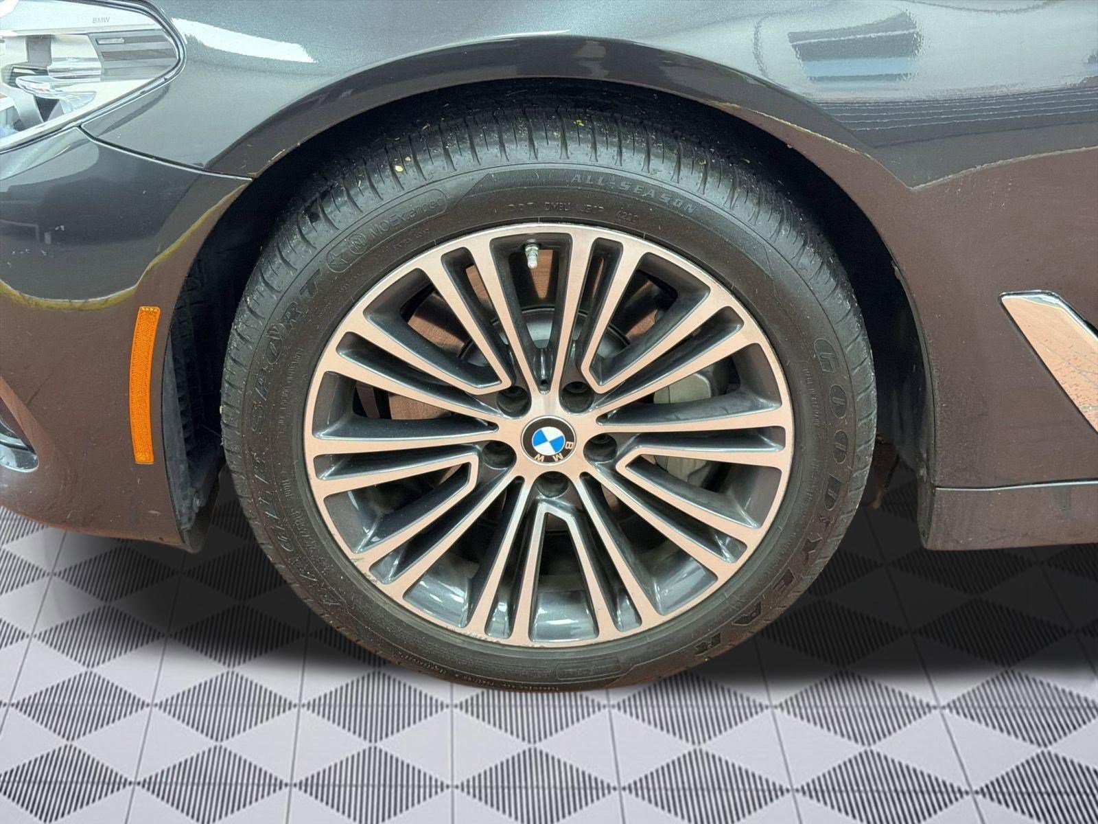 Used 2018 BMW 530i xDrive AWD/4WD image 10