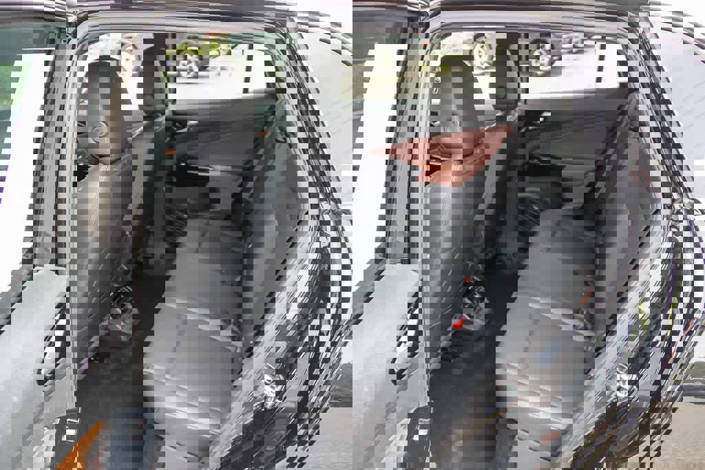 Used 2022 Volkswagen ID.4 Pro S w/ Gradient Package image 17