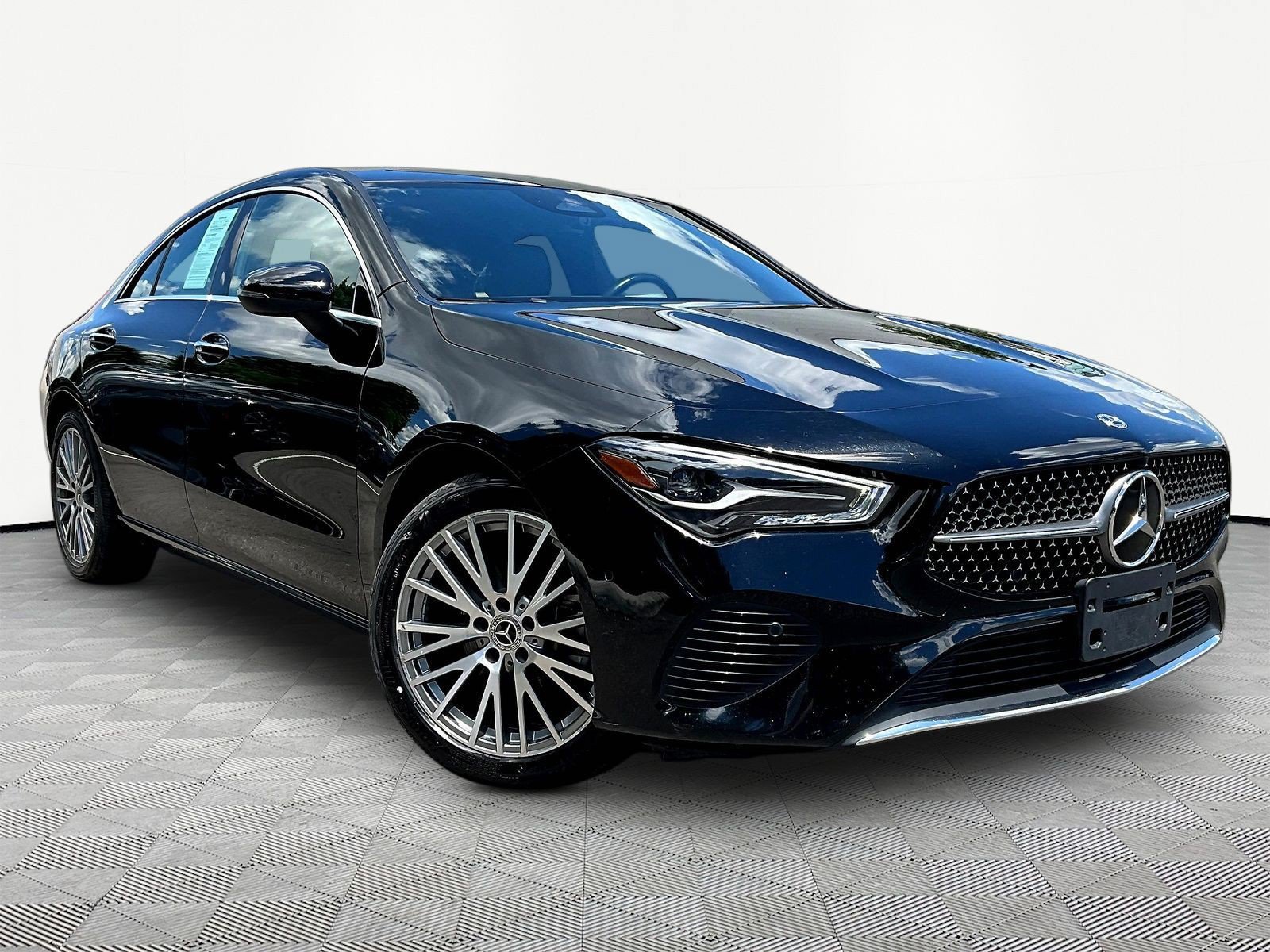 Used 2025 Mercedes-Benz CLA 250 image 3