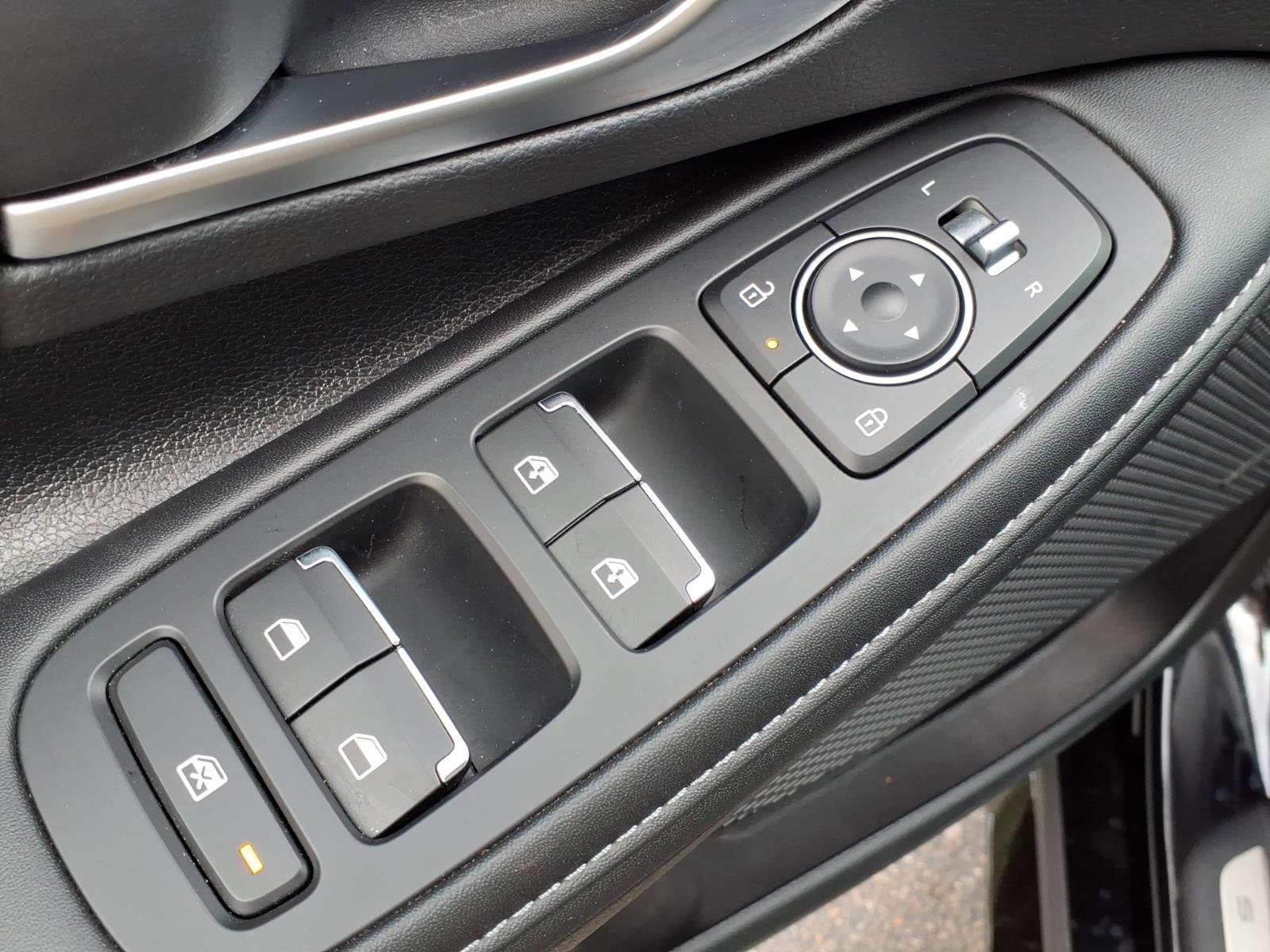 Certified 2025 Hyundai Sonata Limited FWD image 11
