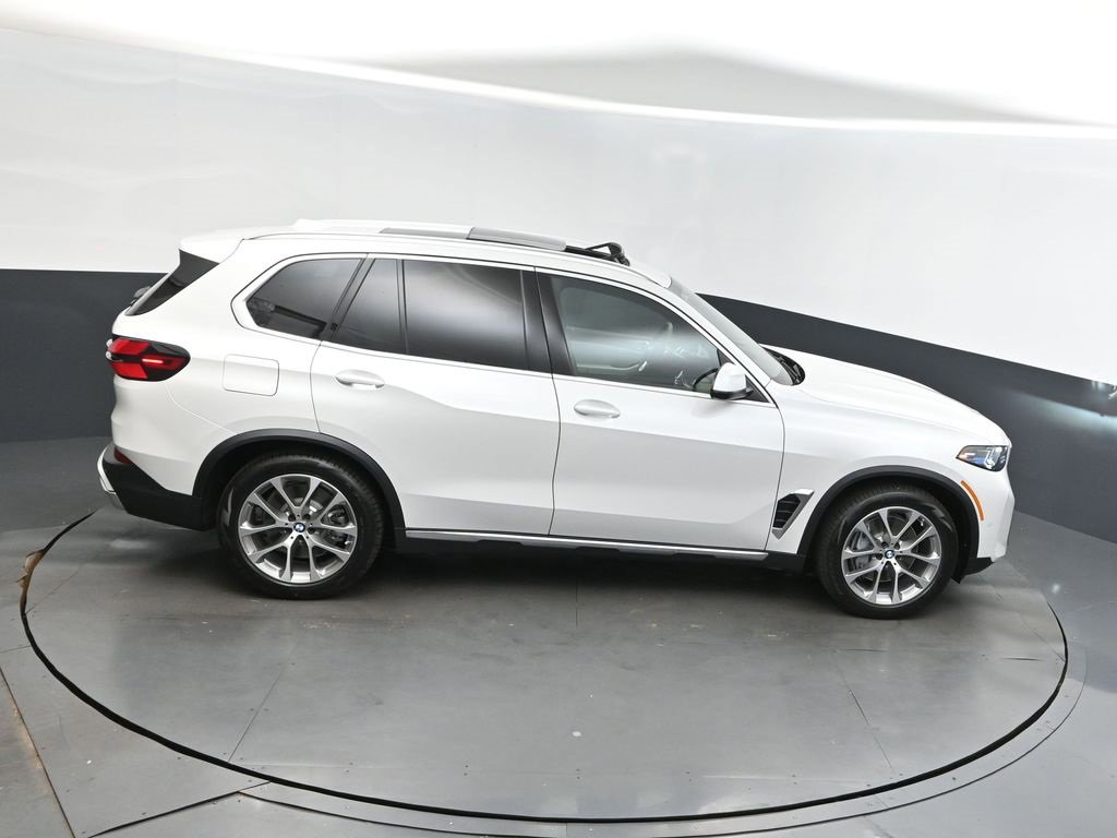 New 2026 BMW X5 xDrive50e image 35