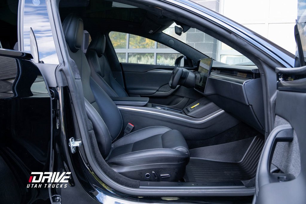 Used 2021 Tesla Model S Plaid image 16