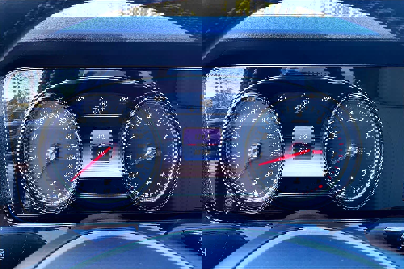 Used 2018 Mercedes-Benz E 300 image 25