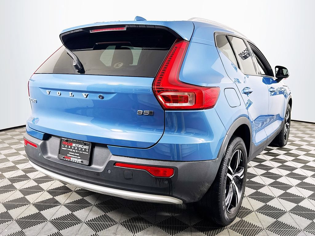 Used 2023 Volvo XC40 B5 Core w/ Convenience Package image 7