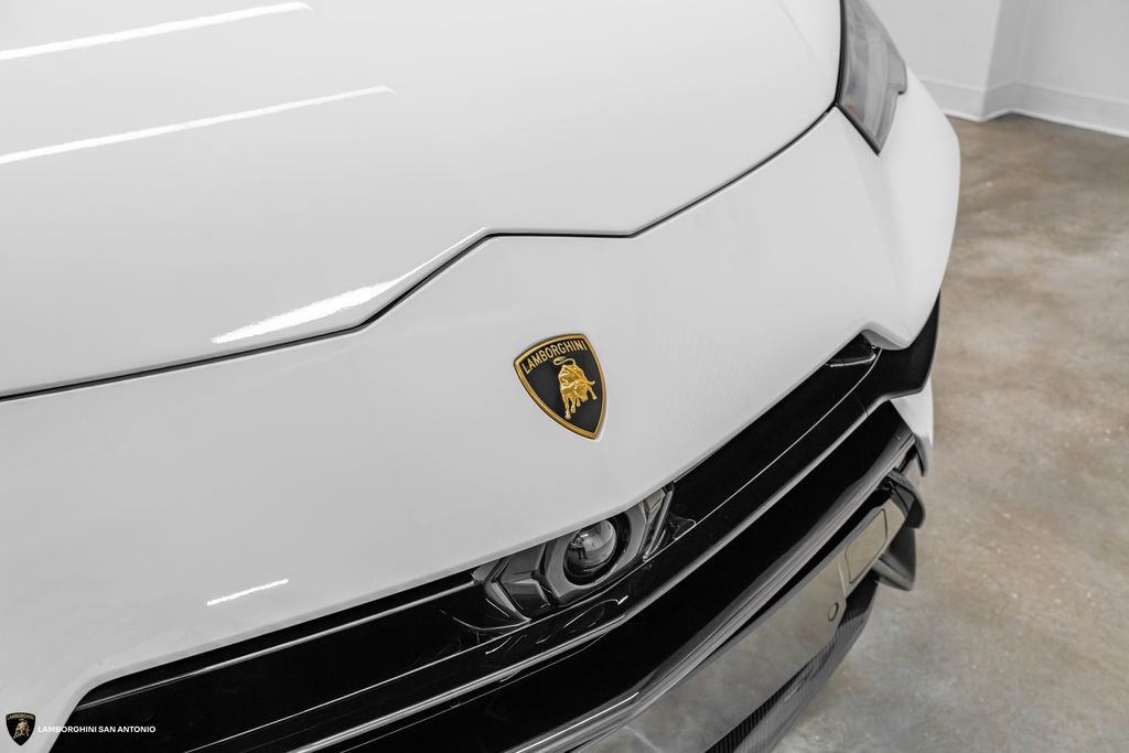 Used 2023 Lamborghini Urus Performante AWD/4WD image 14