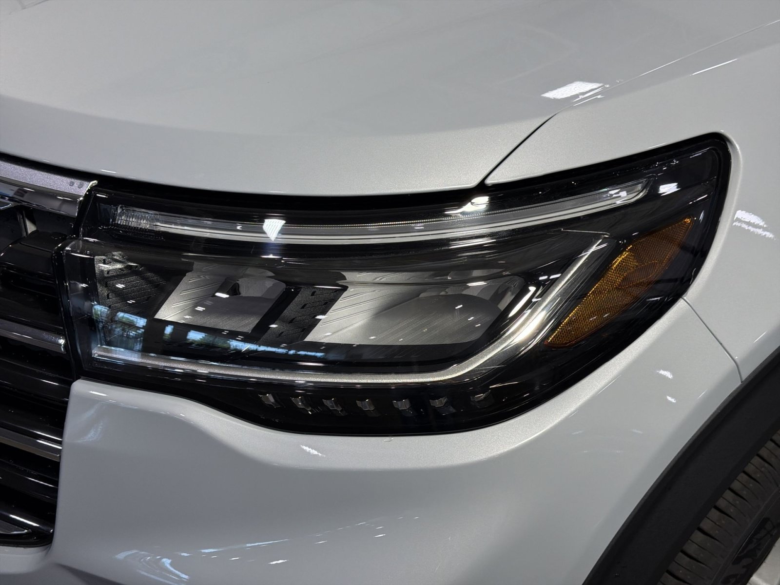New 2026 Ford Explorer Active AWD/4WD image 13