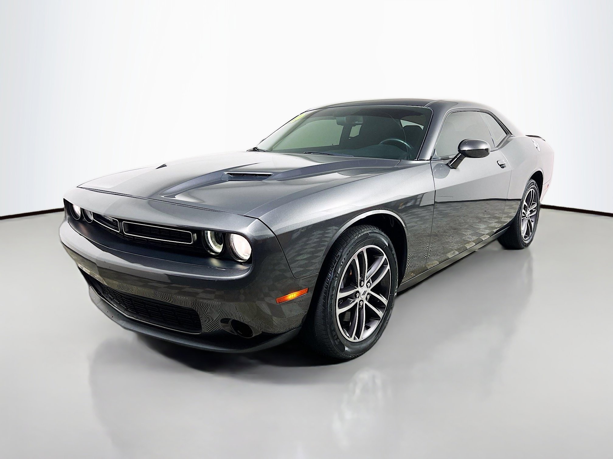 Used 2019 Dodge Challenger SXT image 10
