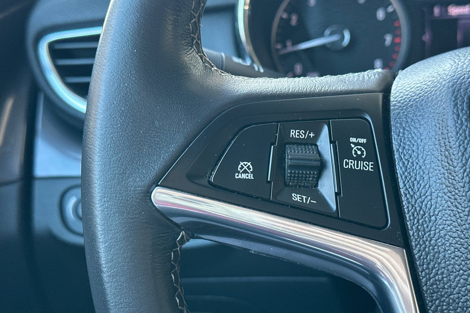 Certified 2022 Buick Encore Preferred w/ Safety Package image 31