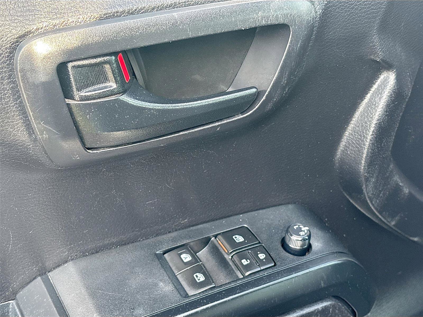 Used 2020 Toyota Tacoma SR image 18