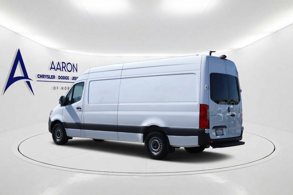 Used 2024 Mercedes-Benz Sprinter 2500 image 7