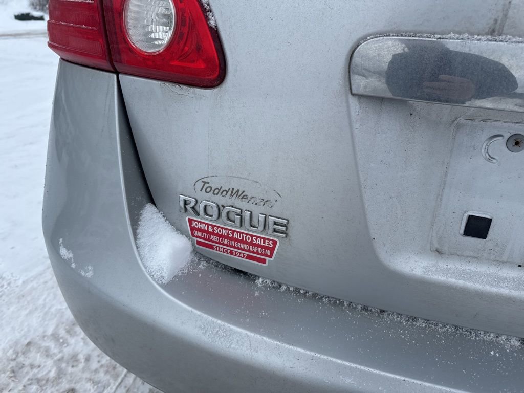 Used 2011 Nissan Rogue SV w/ SL Pkg image 10