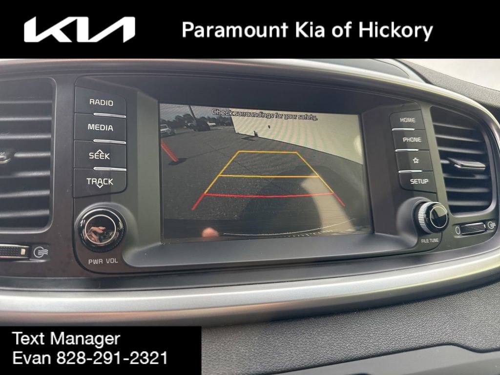 Used 2019 Kia Sorento LX image 22