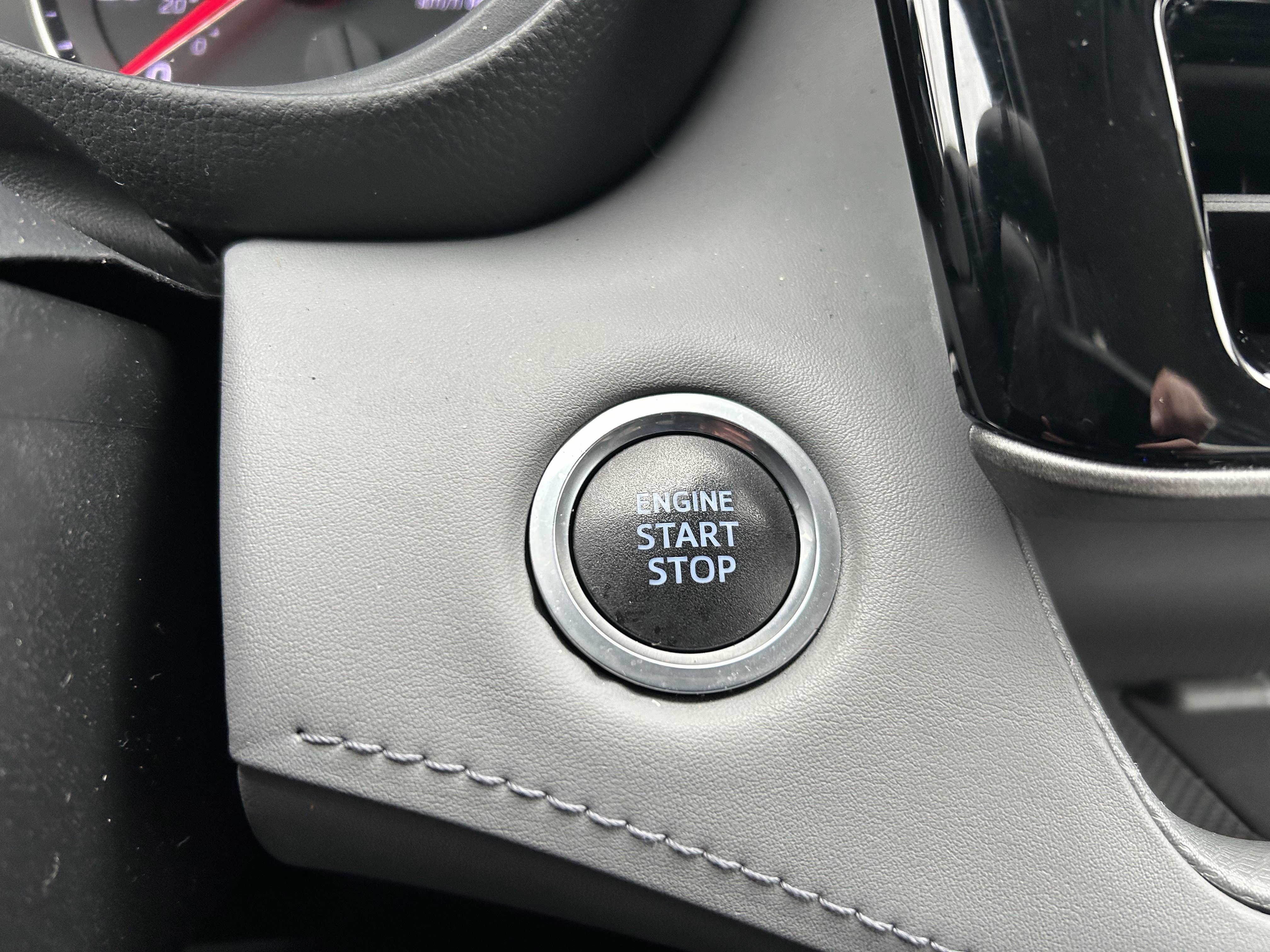 Used 2021 Toyota Highlander L image 16