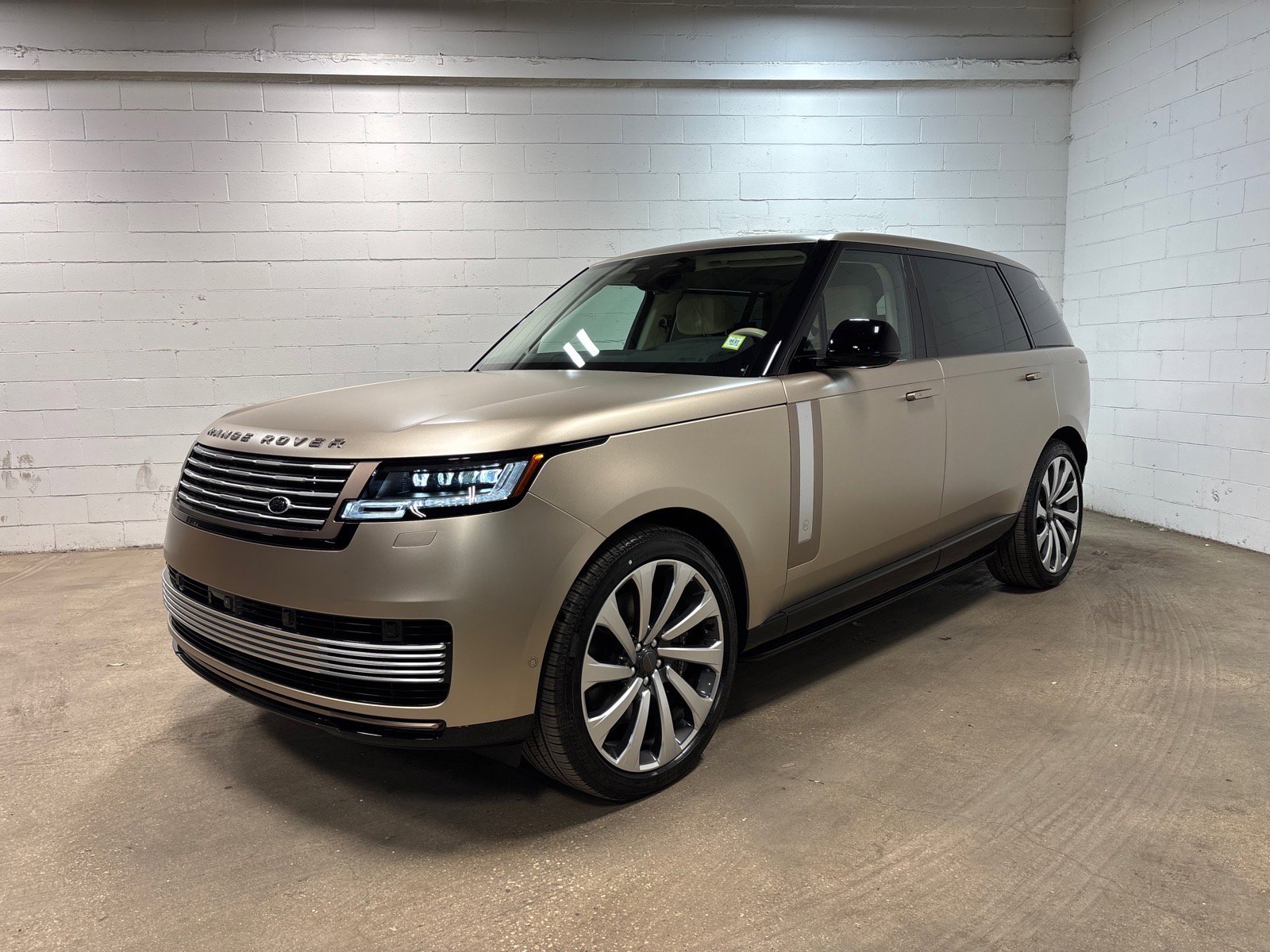 New 2026 Land Rover Range Rover SV AWD/4WD image 1