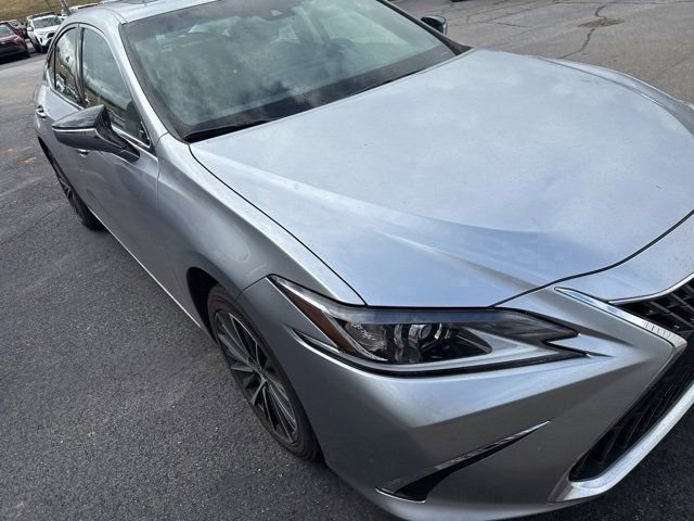 Used 2024 Lexus ES 250 w/ Premium Package image 9