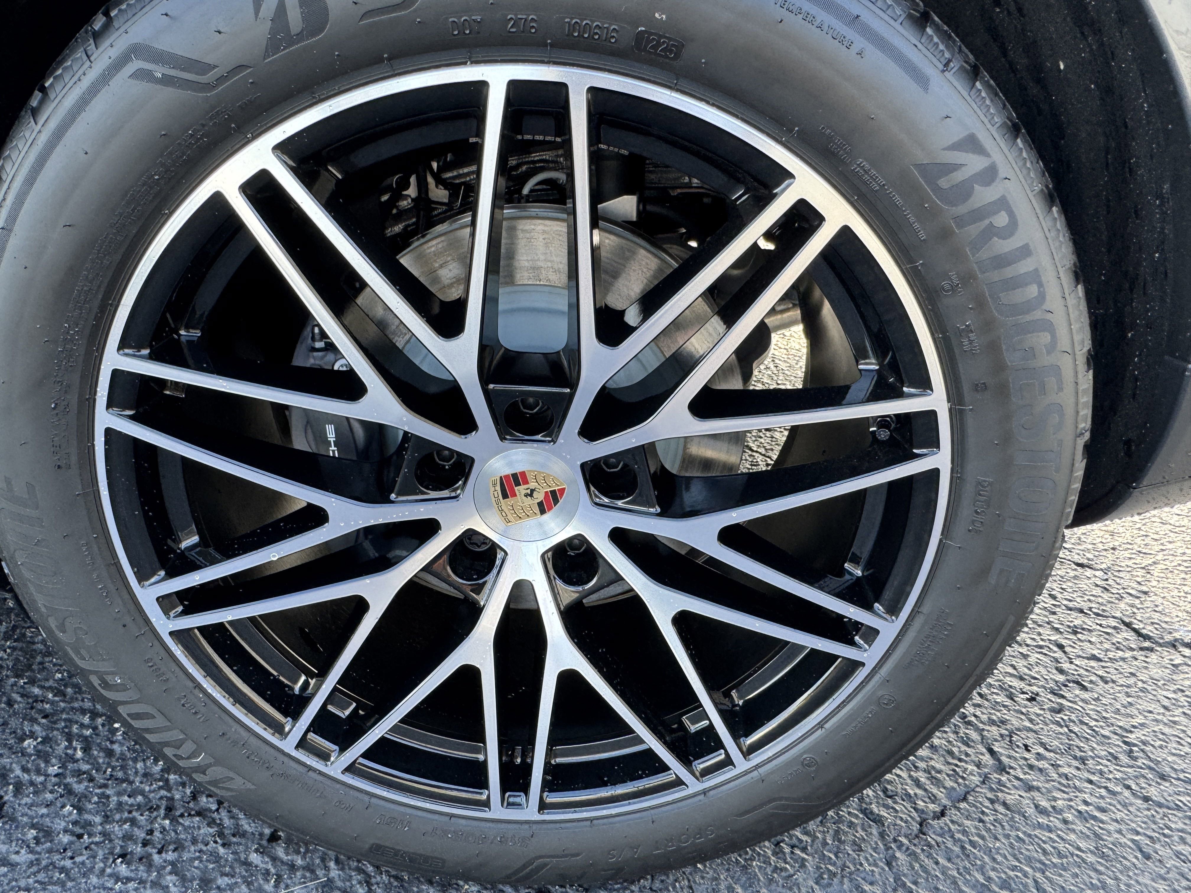 New 2025 Porsche Cayenne Coupe image 9