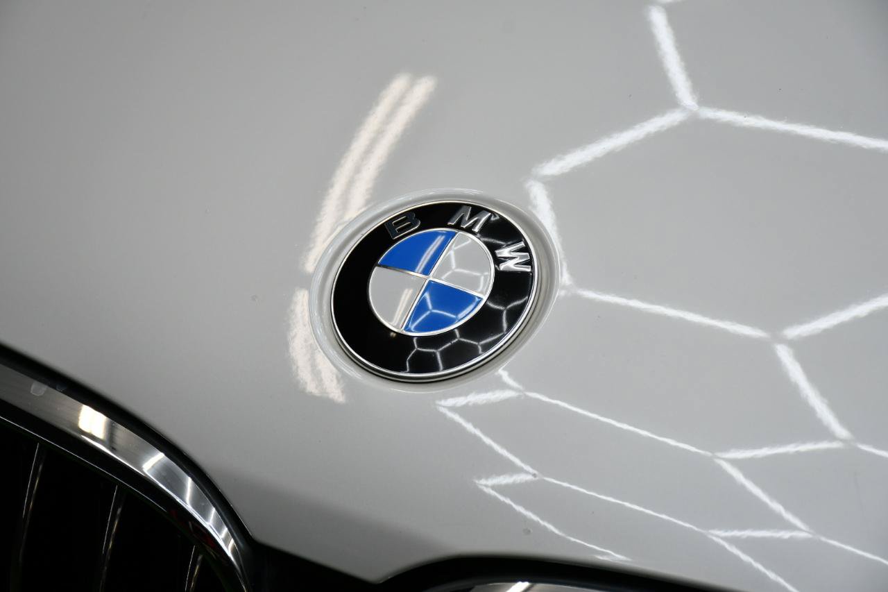 Used 2016 BMW 750i RWD image 2