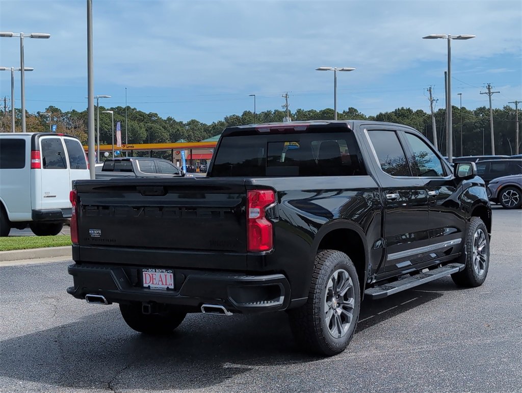 New 2026 Chevrolet Silverado 1500 High Country w/ LPO, Dark Essentials Package image 4